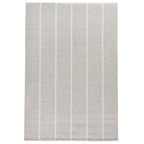Alfombra Petra Silver Sand de polipropileno gris con líneas claras, vista completa