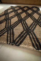 Detalle del tejido de la alfombra Trenza Black de cáñamo
