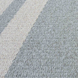Detalle del tejido de la alfombra Lisa Duo Silver de polipropileno